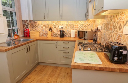 Ingleton Cottage | WATERFALL COTTAGE, pet friendly in Ingleton