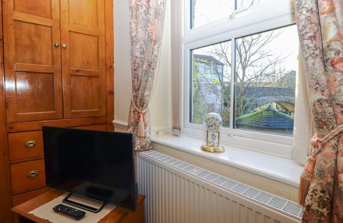 Ingleton Cottage | WATERFALL COTTAGE, pet friendly in Ingleton