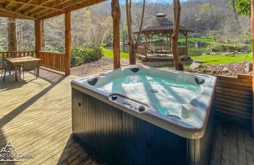 Mars Hill Cabin | Waterfall Lodge - Huge Mountain Lodge w/ Hot Tub