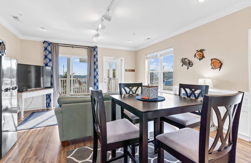 Southport Apartment | Waterfront #3 King/Studio 1BR- Waterfront Downtown Southport-NO HIDDEN FEES