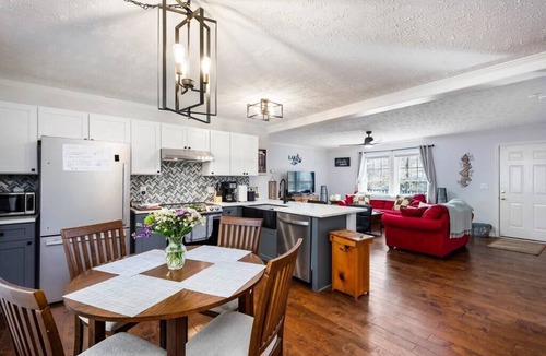 Semora House | Waterfront: Caiman Cove