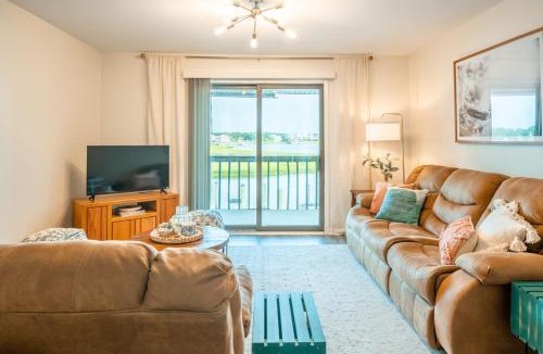 North Carolina Coast House | Waterfront condo one block to Oceanfront