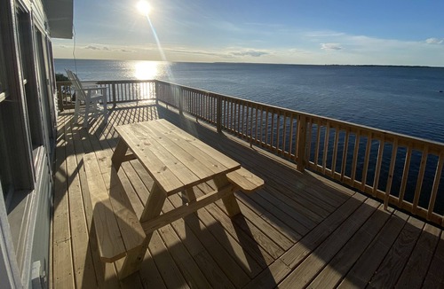 Colington Harbour Cottage | Waterfront Cottage! With Sunrise and Sunset!