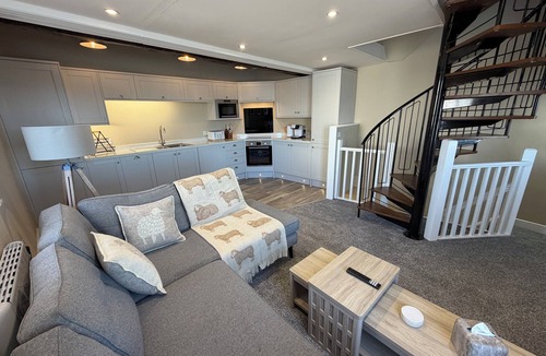 Whitehaven Apartment | Waterfront Duplex | Right on the Harbour | 1BR