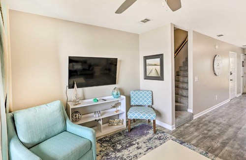 Crawfordville House | Waterfront Escape w/Balcony on Shell Point Beach!