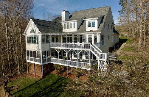 Barium Springs House | Waterfront home sauna, hot tub, BOAT available