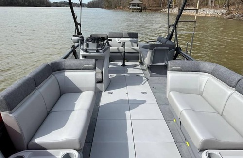 Barium Springs House | Waterfront home sauna, hot tub, BOAT available