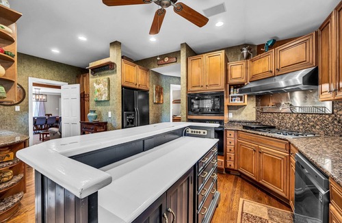 Greensboro House | Waterfront home with 5 Acres! 4 bedrooms 3.5 bathrooms