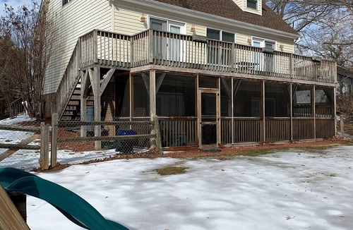 Sherrills Ford House | Waterfront House on Quiet Cove with kayaks, canoe, paddleboard, game room & more
