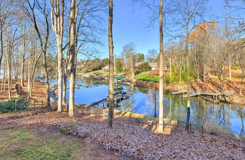 Mayhew House | Waterfront Lake Norman Escape w/ Dock & Fireplace!