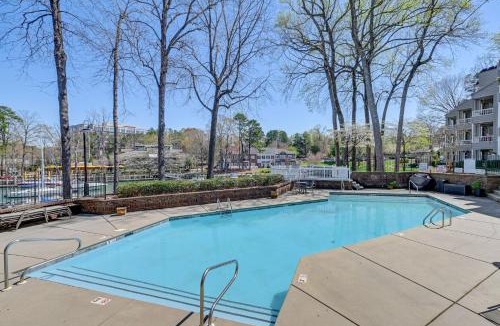 Mount Mourne Apartment | Waterfront Lake Norman Retreat with Pool Access!