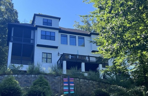 Sherrills Ford House | Waterfront Lake Norman - Sleeps 10, Hot Tub, 2kayaks, pedal boat, paddle board