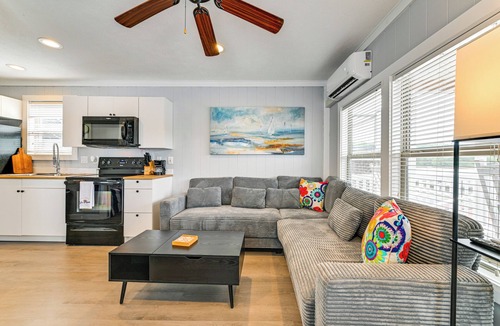 Sherrills Ford Cottage | Waterfront Living & Resort Perks! Lake Norman Stay