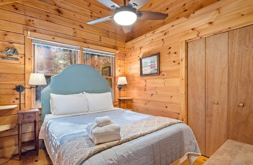Lake Lure Cabin | Waterfront~Log Cabin on the Broad River in Lake Lure