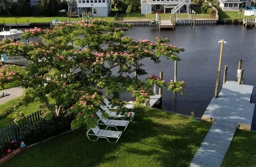 Colington Harbour House | WATERFRONT!. Lux spacious home. Private docks. Fishing, Crabbing, and Kayaking!