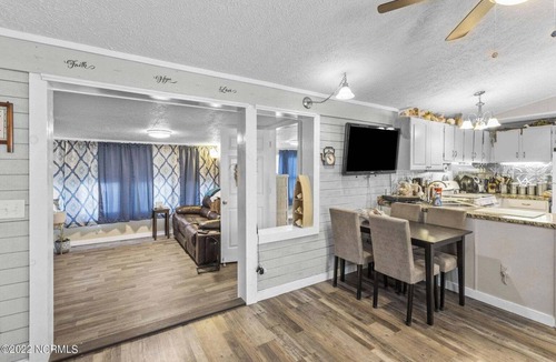 Merritt House | Waterfront mobile home with AC in quite Merritt NC!