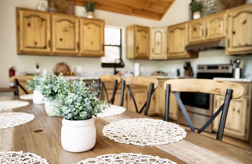Unaka House | Waterfront Mountain Cabin on Lake Hiwassee Private Dock, Kayaks, Great Views