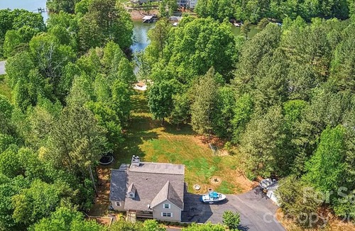 Scotts House | Waterfront Paradise on Lake Lookout Shoals