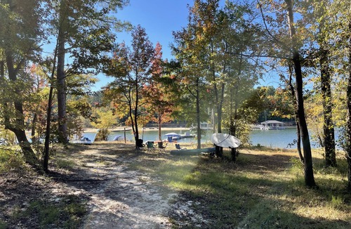 Manson House | Waterfront property at Kerr lake