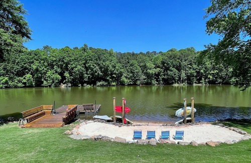 Belmont House | Waterfront with Beach, Easy Water Access, Kayaks, Paddleboards, Boat Rentals!