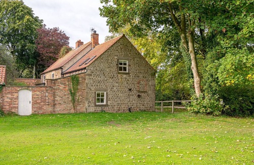 Markington Apartment | Waterside Cottage - Luxury Cottages