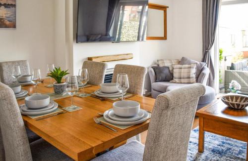 Irstead House | Waterside