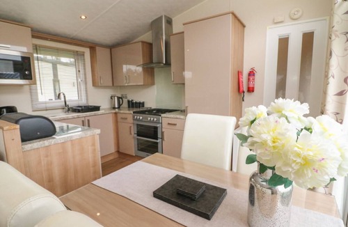 South Lakeland Leisure Village Cabin | Waterside lodge, Tewitfield