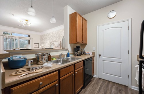 Ridgeland Apartment | Waterview 2BR: Pool, 1st Floor, Gym, Screened Lanai!