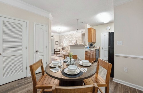 Ridgeland Apartment | Waterview 2BR: Pool, 1st Floor, Gym, Screened Lanai!