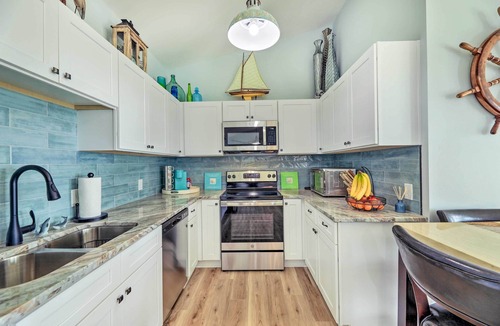 Harkers Island House | Waterview Home w/Sunset & Lighthouse Views