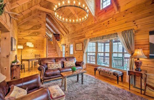 Settlers Ridge House | Waynesville Escape - Mtn Cabin Above the Clouds!
