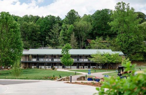 Waynesville Resort | Waynesville Inn and Golf Club, Tapestry Collection by Hilton
