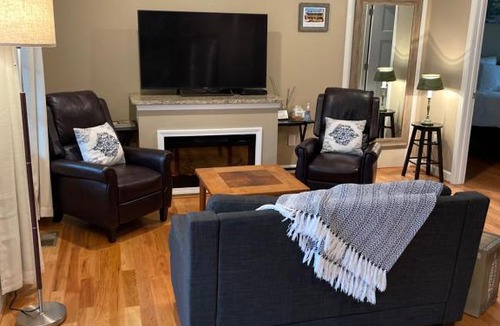 Weaverville Apartment | Weaverville cottage