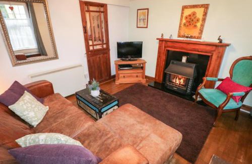 Brading House | Wee Cot