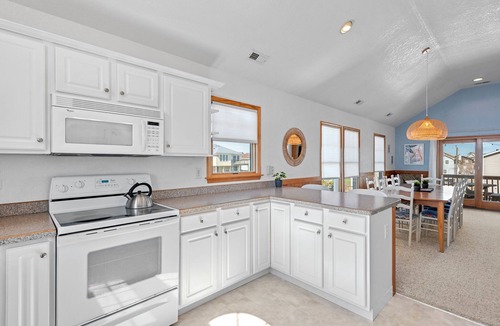 Kill Devil Hills House | Weekend at Pinchy's: Oceanside, Short Walk to Beach, Private Pool & Spa