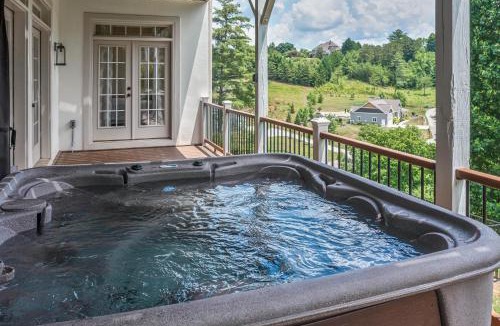 Weaverville House | Weekend friends and fam! Media room, Hot Tub, Firepit, Sleeps 18 minutes to Asheville