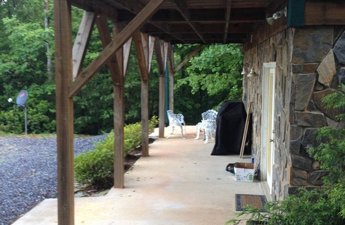 Purlear Cabin | Welcome to the Cozy Moose Cabin- a Romantic Getaway in the High Country! No Pets