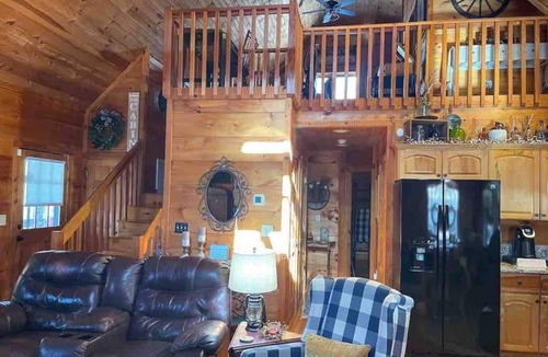 Boone Cabin | Welcome to Whiskey Woods!