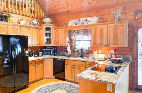 Boone Cabin | Welcome to Whiskey Woods!