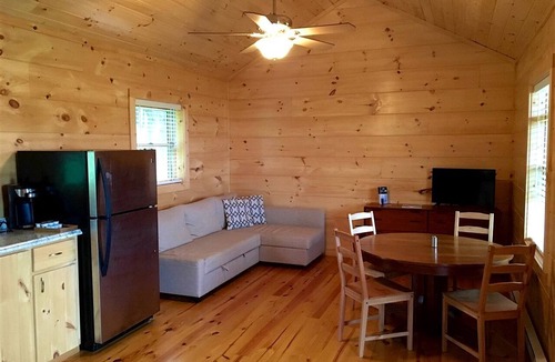 Purlear Cabin | Welcoming Cabin Rental with Modern Amenities in Blue Ridge Mountains, North Carolina