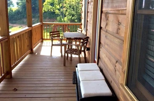 Purlear Cabin | Welcoming Cabin Rental with Modern Amenities in Blue Ridge Mountains, North Carolina