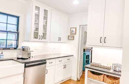 Charlotte House | Well-Appointed South CLT Ranch - Chef's Kitchen/King En Suite/Gas Fire Pit