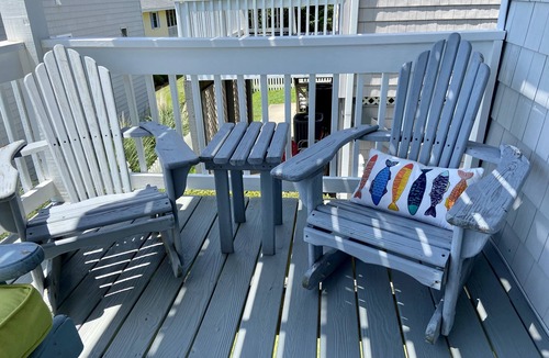 Sunset Beach House | Well-Maintained, fenced, Pet-Friendly West End Beach House – Coastal Retreat!