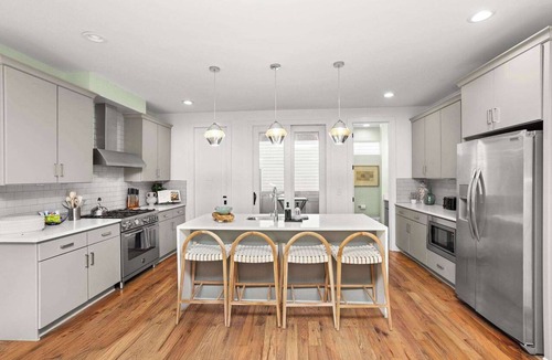 Eighth Avenue House | Wellness Retreat | 8th + 12th Ave South