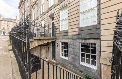 New Town Apartment | Wemyss Hideaway Retreat
