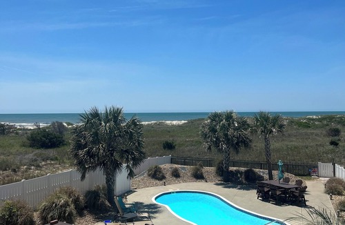 Oak Island House | West End, Oceanfront, Heated Pool, Hot Tub, Elevator, Dogs OK, October discount!