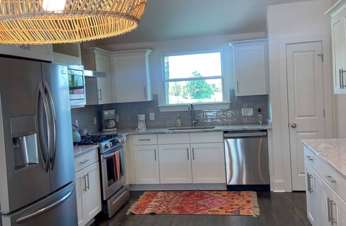 Charlotte Park House | West Nashville - 3 bed 2 bath newly renovated ranch style home