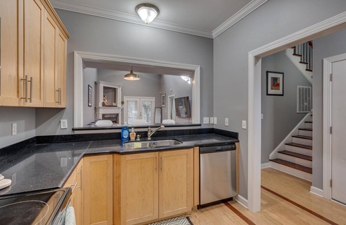 Pine Forest House | Westland Ridge Manor 3BR 2.5BA