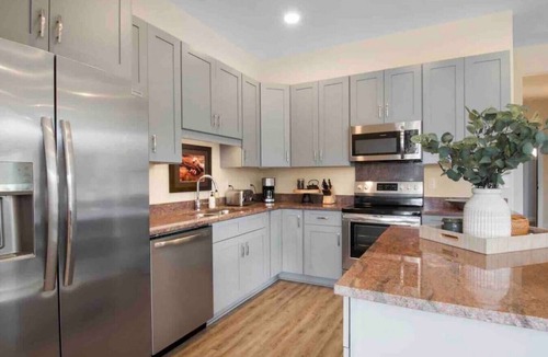 Black Mountain House | Westview Lodge - Downtown BMT!