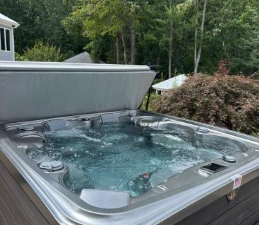 Hendersonville House | Wethero Ridge Moutain Estate & Hot tub